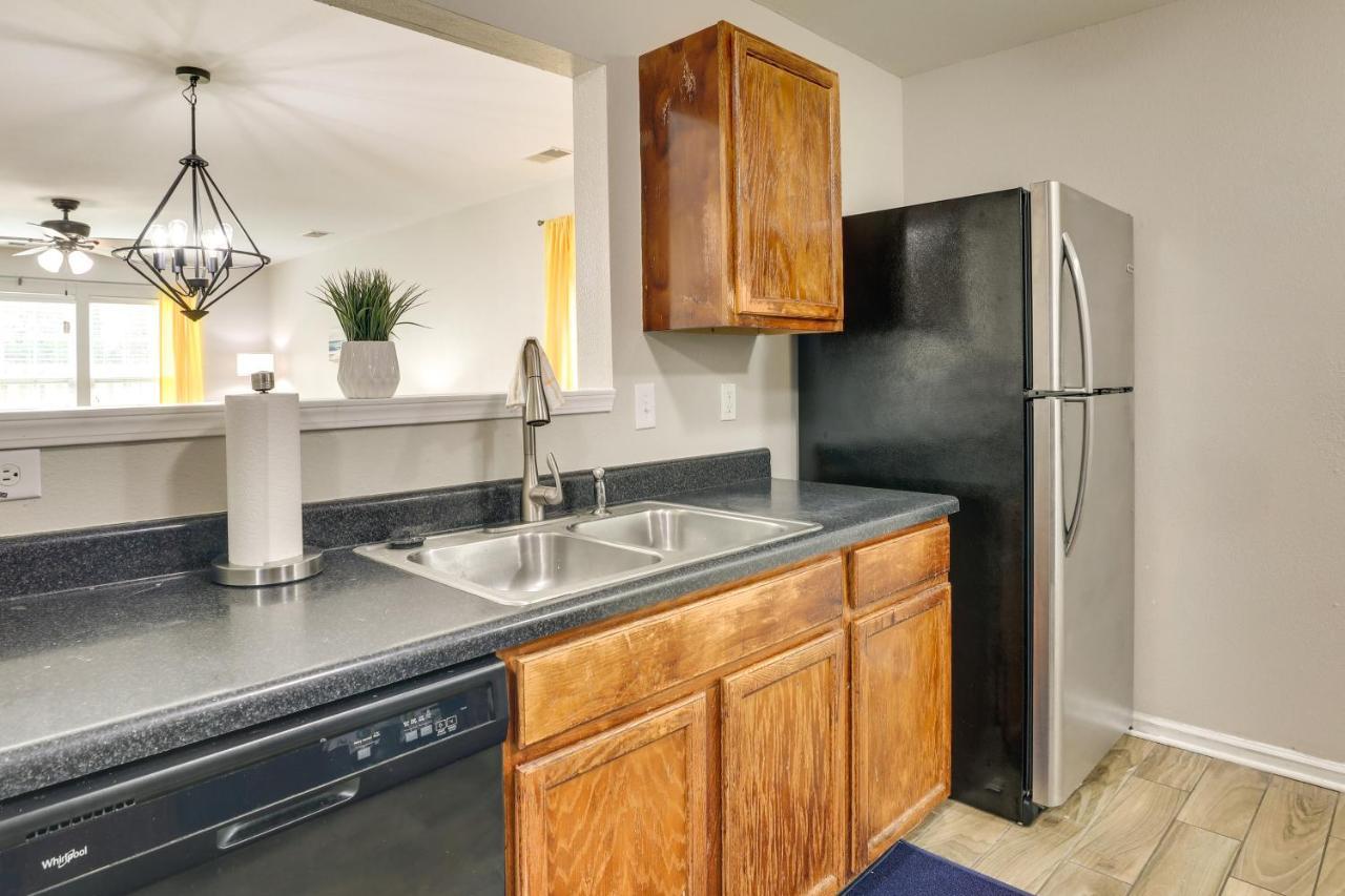 Charming North Charleston Townhome - Pets Welcome! Екстериор снимка